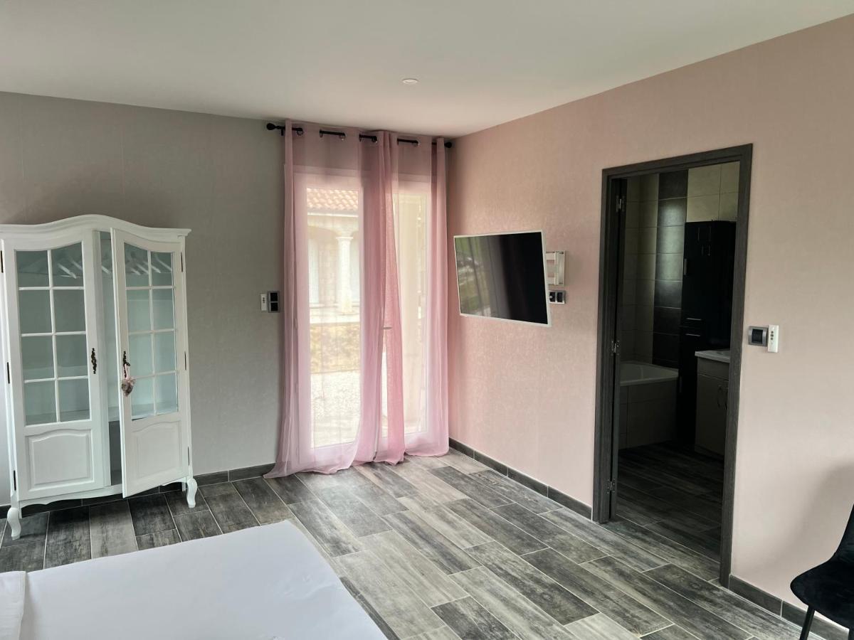 Chez Saliha Et Serge Lamarche-Sur-Saone Esterno foto