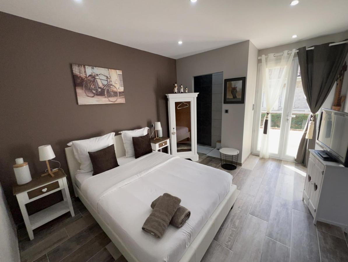Chez Saliha Et Serge Lamarche-Sur-Saone Esterno foto