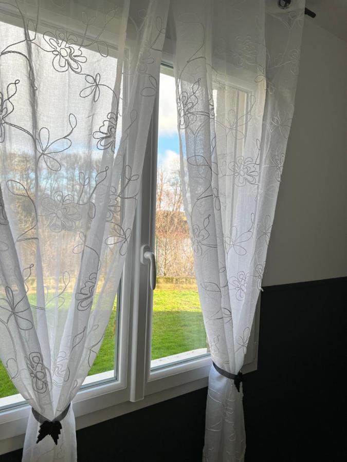 Chez Saliha Et Serge Lamarche-Sur-Saone Esterno foto